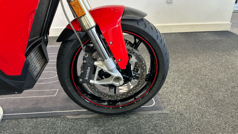 BMW S1000XR (24MY)
